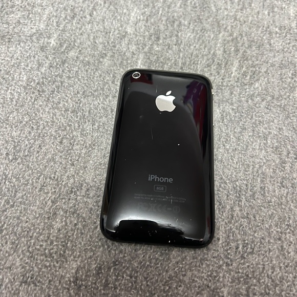 iPhone - Picture 3 of 7